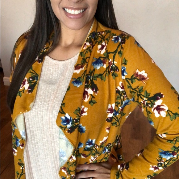 New Draped Mustard Floral Cardigan - Picture 6 of 8